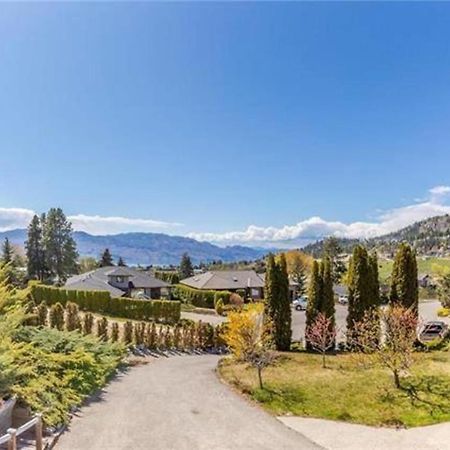 Rodee Homestay Уест Келоуна Екстериор снимка
