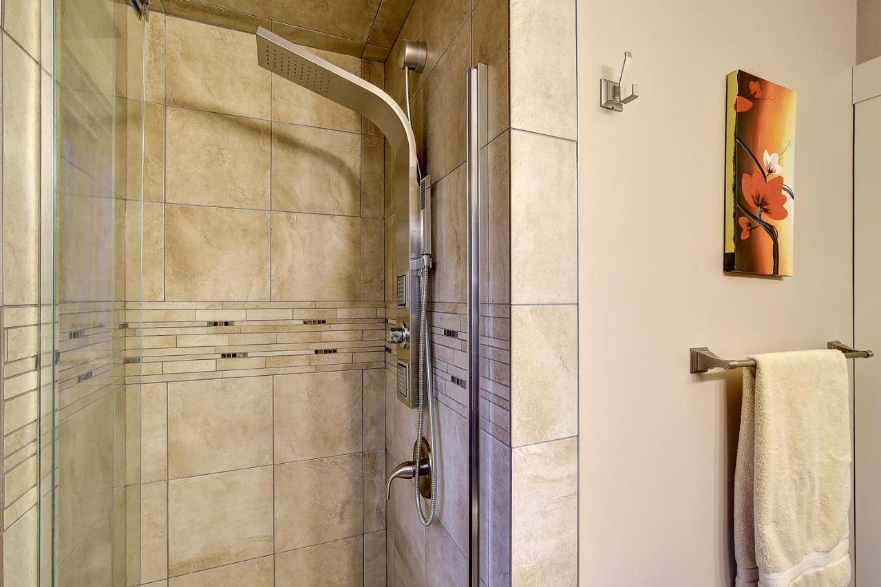 Rodee Homestay Уест Келоуна Екстериор снимка
