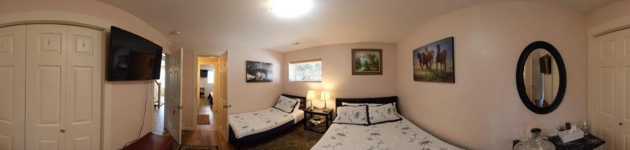 Rodee Homestay Уест Келоуна Екстериор снимка